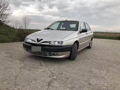 Usata Alfa Romeo 146 129 CV (94 kW) 1995 Argento Utilitaria