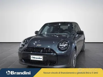 Nuova Mini Cooper Classic 114 kW (156 CV) 2026 Nero Utilitaria