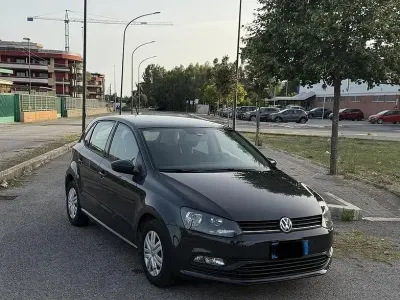 Usata VW Polo Trendline 75 CV (55 kW) 2015 Grigio Berlina