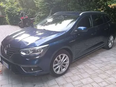 Usata Renault Mégane GrandTour Intens 110 CV (80 kW) 2017 Blu/azzurro Station wagon