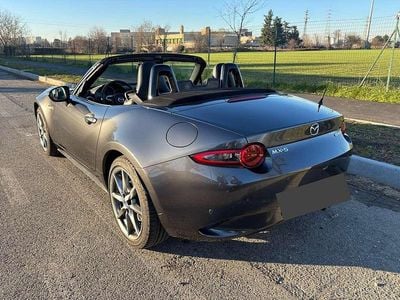Usata Mazda MX5 Inclusive 184 CV (135 kW) 2022 Grigio Cabrio