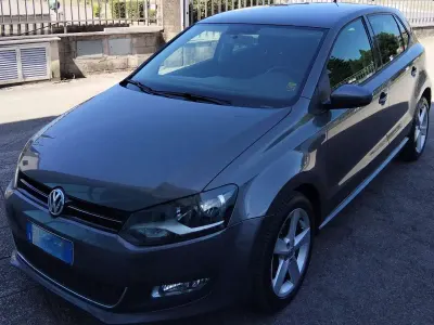 Usata VW Polo Highline 90 CV (66 kW) 2011 Argento Utilitaria
