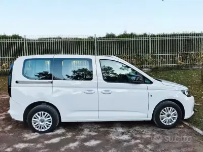 Usata VW Caddy 102 CV (75 kW) 2024 Bianco Monovolume