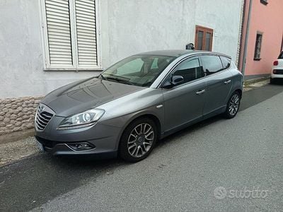 Usata Lancia Delta Gold 105 CV (77 kW) 2013 Grigio Utilitaria