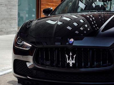 usata Maserati Ghibli versione gran lusso colore nero
