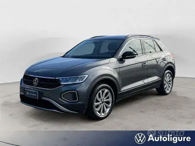 Usata VW T-Roc Life 150 CV (110 kW) 2023 Grigio SUV