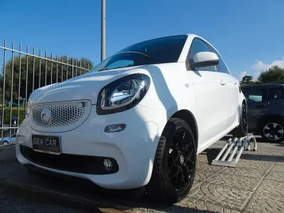 Usata Smart ForFour Prime 90 CV (66 kW) 2017 Bianco Utilitaria