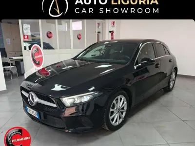 Usata Mercedes A180 116 CV (85 kW) 2019 Nero Utilitaria