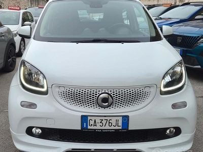 Begagnad Smart ForFour Passion 71 HK (52 kW) 2015 Vit Halvkombi