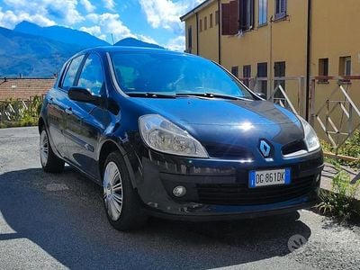 Usata Renault Clio II LE 86 CV (63 kW) 2008 Nero Berlina