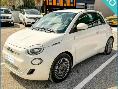 Usata Fiat 500e Icon 42 kW (58 CV) 2022 Bianco Berlina