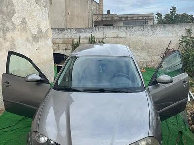 Usata Seat Ibiza 19 CV (13 kW) 2002 Grigio Berlina