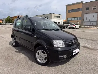 Usata Fiat Panda Climbing 60 CV (44 kW) 2010 Nero Utilitaria