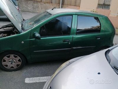 Usata Fiat Punto 80 CV (58 kW) 2000 Utilitaria