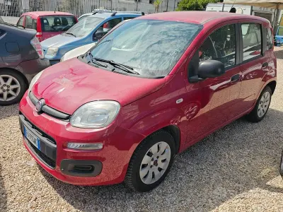 Usata Fiat Panda Pop 69 CV (50 kW) 2015 Rosso Utilitaria