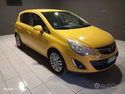 Usata Opel Corsa Cosmo 86 CV (63 kW) 2011 Giallo Utilitaria