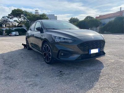 Begagnad Ford Focus ST-Line 125 HK (91 kW) 2019 Grå Sedan