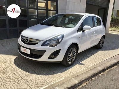 Usata Opel Corsa Edition 75 CV (55 kW) 2014 Bianco Berlina
