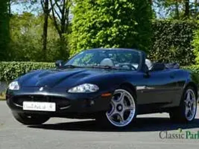 Usata Jaguar XKR 363 CV (266 kW) 2000 Nero Cabrio