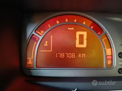 Usata Renault Modus 75 CV (55 kW) 2012 Monovolume
