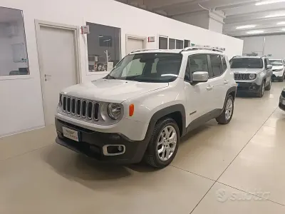 Usata Jeep Renegade Limited 140 CV (102 kW) 2015 Bianco SUV
