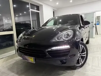 Usata Porsche Cayenne Platinum Edition 245 CV (180 kW) 2014 Nero SUV