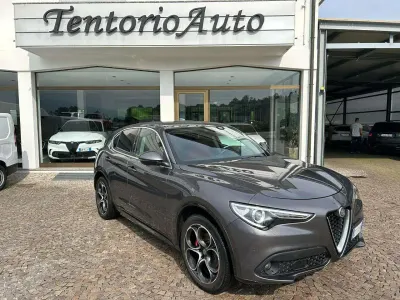Usata Alfa Romeo Stelvio Ti 209 CV (153 kW) 2021 Grigio scuro metallizzato SUV