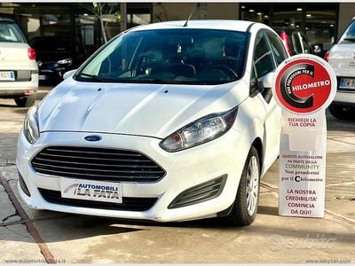 Usata Ford T 75 CV (55 kW) 2013 Bianco Berlina