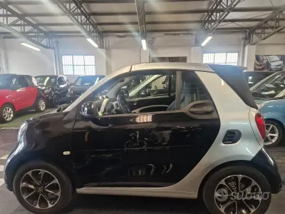Begagnad Smart ForTwo Cabrio Passion 71 HK (52 kW) 2016 Svart Cab