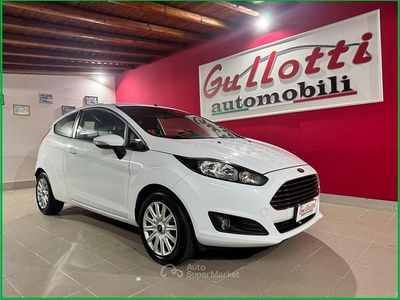 Usata Ford Fiesta Business Edition 60 CV (44 kW) 2013 Bianco Berlina
