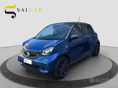 Begagnad Smart ForFour Brabus 90 HK (66 kW) 2018 Blå Halvkombi