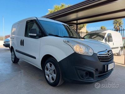 Usata Opel Combo 105 CV (77 kW) 2015 Bianco Monovolume