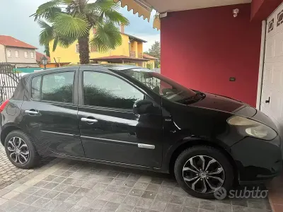 Usata Renault Clio IV 75 CV (55 kW) 2012 Nero Berlina