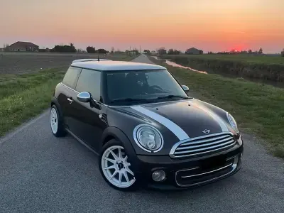 Usado Mini Cooper 75 CV (55 kW) 2011 Marrón Utilitario