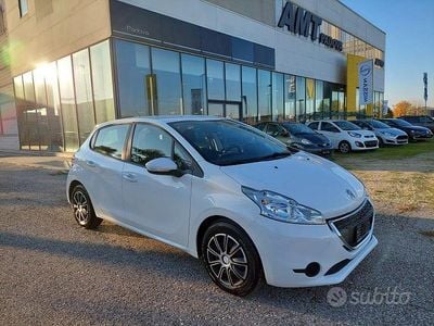 Usata Peugeot 208 Active 68 CV (50 kW) 2019 Bianco Utilitaria