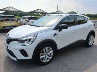 Usata Renault Captur Equilibre 101 CV (74 kW) 2023 Bianco pastello SUV
