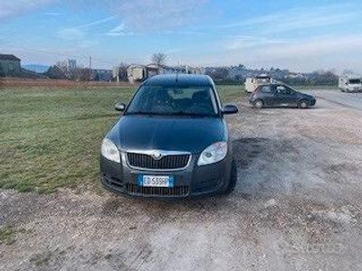 Grigio Usata 2009 Skoda Roomster Comfort Monovolume | 5500 € (Buon prezzo)