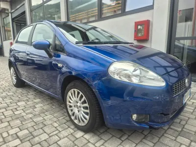 Usata Fiat Punto Active 69 CV (50 kW) 2009 Blu Utilitaria