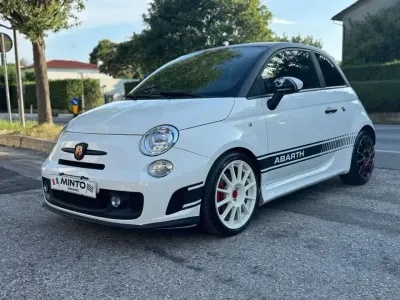 Usata Abarth 500 135 CV (99 kW) 2009 Bicolore bianconero Utilitaria