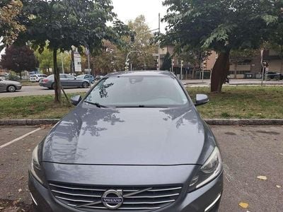 Usata Volvo V60 Momentum 150 CV (110 kW) 2016 Station wagon