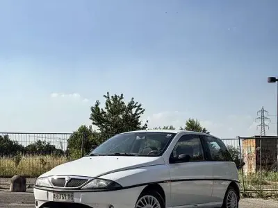Usata Lancia Ypsilon 60 CV (44 kW) 1996 Utilitaria