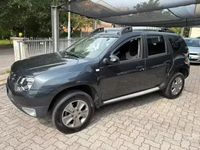 Usata Dacia Duster Lauréate 109 CV (80 kW) 2017 Grigio SUV