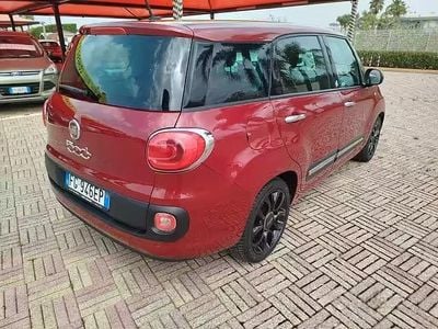 Begagnad Fiat 500L Living 95 HK (69 kW) 2016 Röd Minibuss