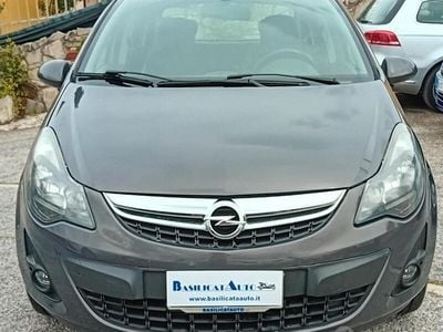 Usata Opel Corsa Edition 75 CV (55 kW) 2014 Grigio Berlina