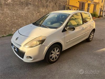 Usata Renault Clio II 75 CV (55 kW) 2010 Berlina