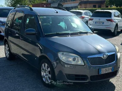 Käytetty Skoda Roomster Style 64 HP (47 kW) 2008 Sininen Tila-auto