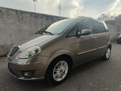 Usata Lancia Musa S 95 CV (69 kW) 2010 Giallo Monovolume