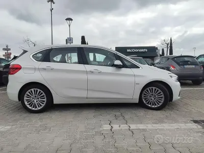 Usata BMW 220 Luxury Line 190 CV (139 kW) 2016 Bianco Monovolume