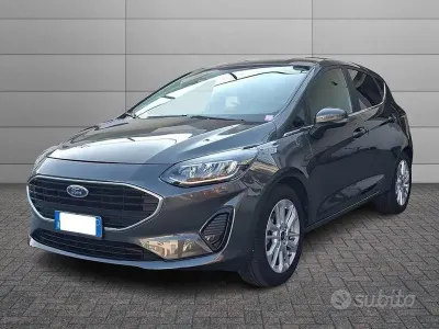 Begagnad Ford Fiesta Titanium 75 HK (55 kW) 2022 Grå Halvkombi