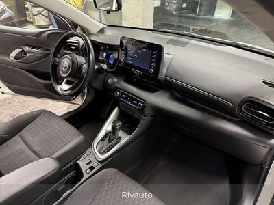 Usata Toyota Yaris Hybrid Trend 116 CV (85 kW) 2022 Bianco Utilitaria
